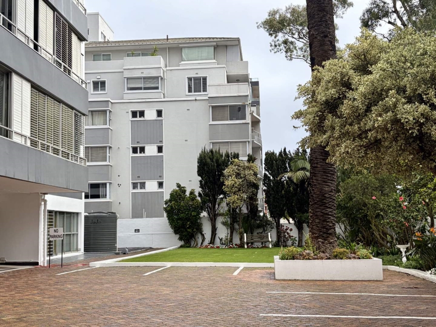 3 Bedroom Property for Sale in Green Point Western Cape